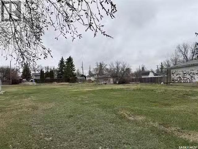 129 7Th Avenue Sw, Eston, SK, S0L 1A0 vacant land for sale.