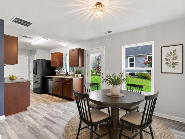 129 Colonial Walk