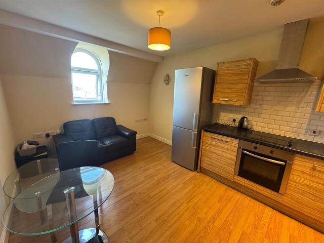 129 Godwin Street, Bradford BD1, 1 bed flat to rent, £550 pcm | PrimeLocation