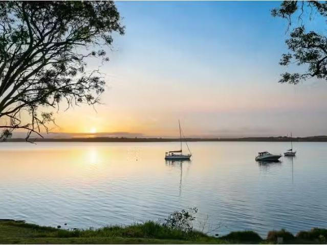129 Kullaroo Road, Summerland Point House for rent Listed by.