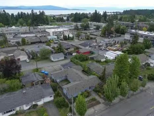 129 Jensen Ave East, Parksville, BC, V9P 1S3 house for sale.