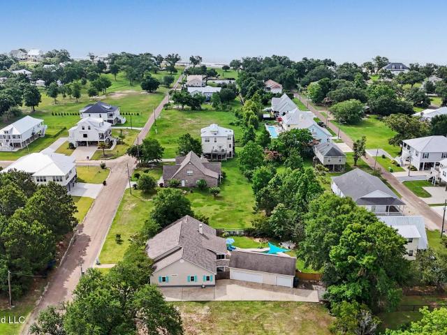 129 Lakewood Drive