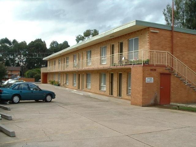 12/9 Macquoid Street, Queanbeyan