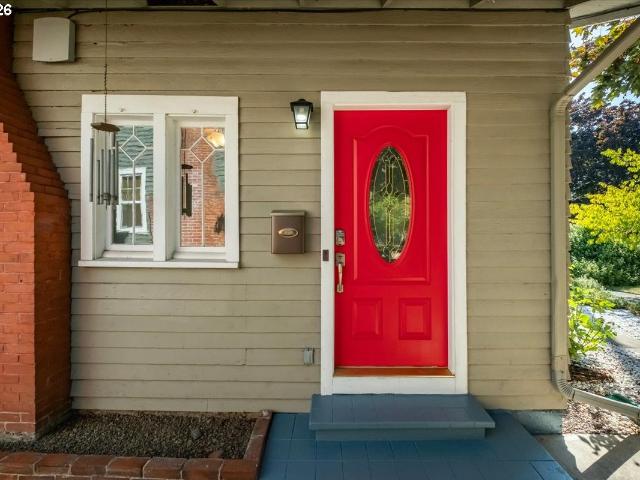 129 NW 11TH ST