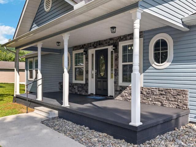 129 S Walden Drive
