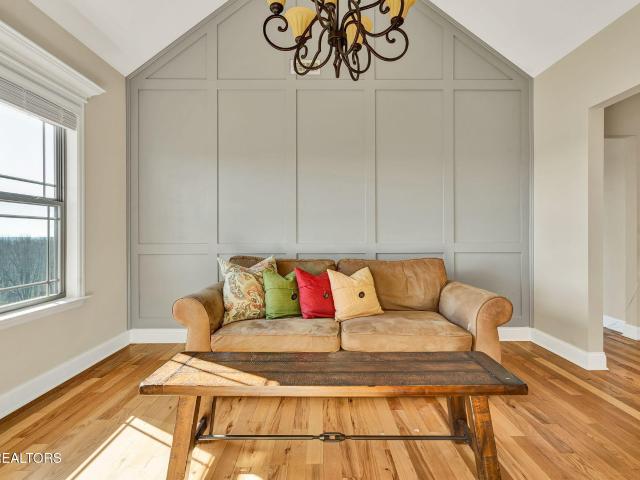 129 SE Timber Top