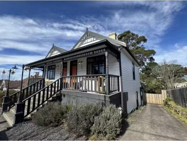 129 Waratah Street, Katoomba Townhouse for rent Listed by Mad.