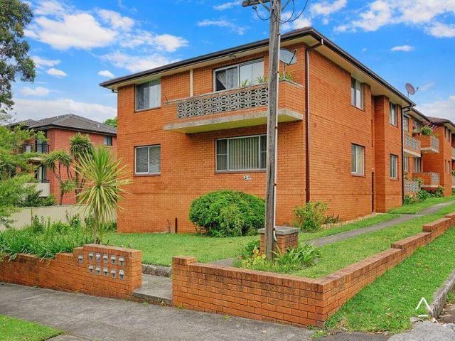 1/2 4 Myra Road, Dulwich Hill