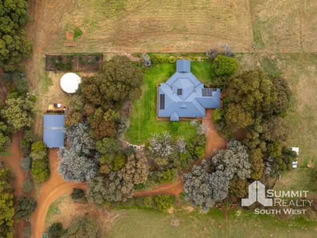 12.5 Acres of Peaceful Country Living in Burekup