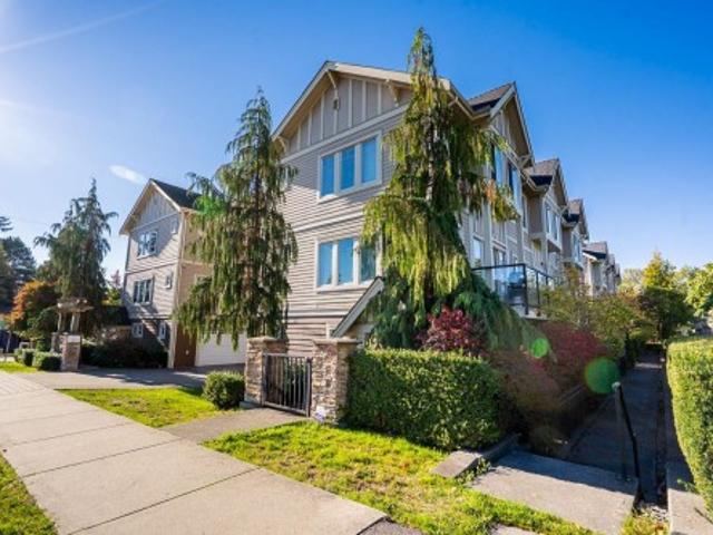 12 748 Th Street, Burnaby, BC, V3N 0C5 townhouse for sale | Listing ID R3174 | Royal LePage