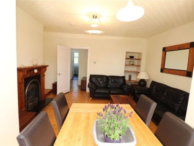 1/2, 1768 Great Western Road