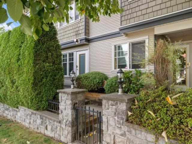 12 230 Tenth Street, New Westminster, BC, V3M 3X9 townhouse for sale | Listing ID R3160 | Royal LePage