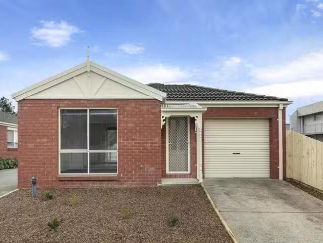 1/2 2A Britannia Street, Geelong West, VIC 3218