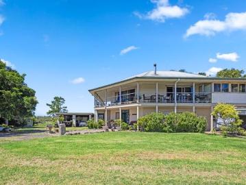 12.34Ha 30.5Ac of Coast and Country Living Dual Accommodation Potential