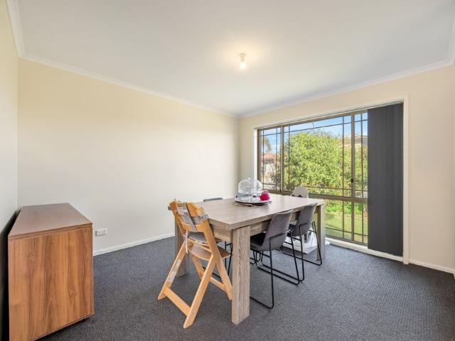 12 Thomas Royal Gardens, Queanbeyan