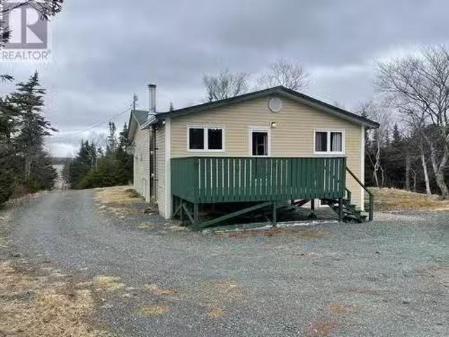 12 Third Junction Pond Road, Middle Gull Pond, NL, A0G 1B0 r.