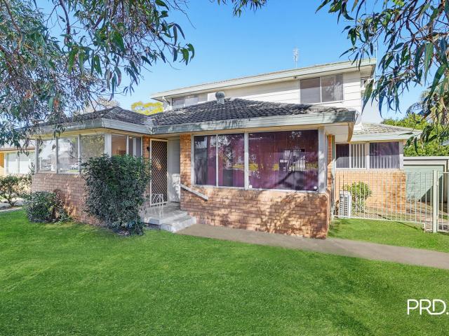 12 Tumbridge Cres, Cambridge Park NSW 2747