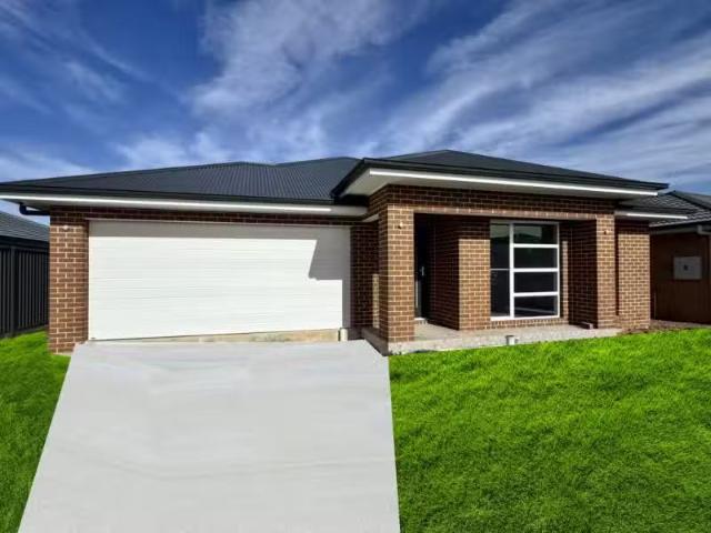 12 Vintner Avenue, BELLBIRD House for rent Listed by Tom Cros.