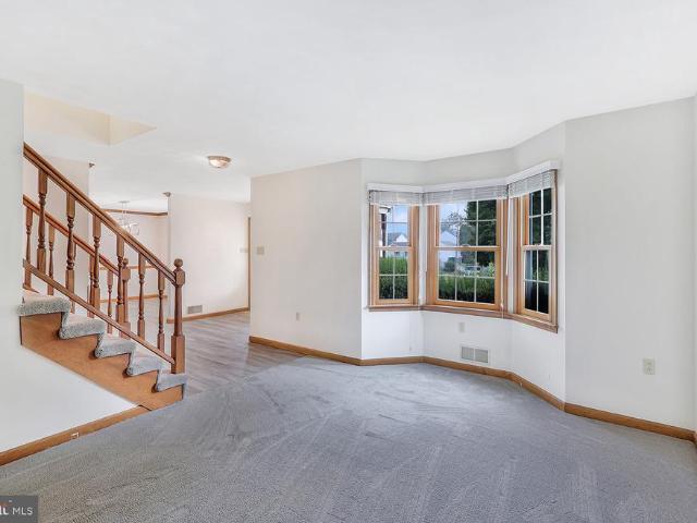 12 Victoria Way