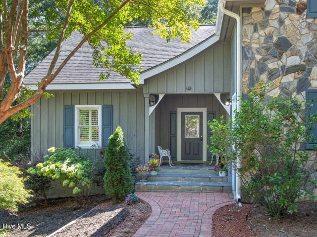 12 Village Lane