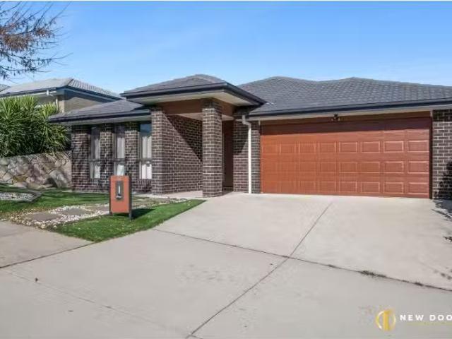 12 Warup Street, MONCRIEFF House for rent Listed by Gurjant S.