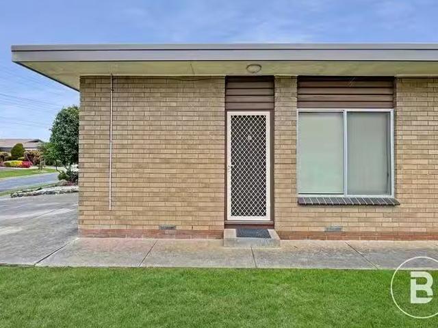 1/2 Warratta Avenue, Delacombe, VIC 3356