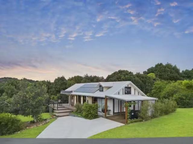 12 Warri Way, CURRUMBIN VALLEY House for rent Listed by Leasi.