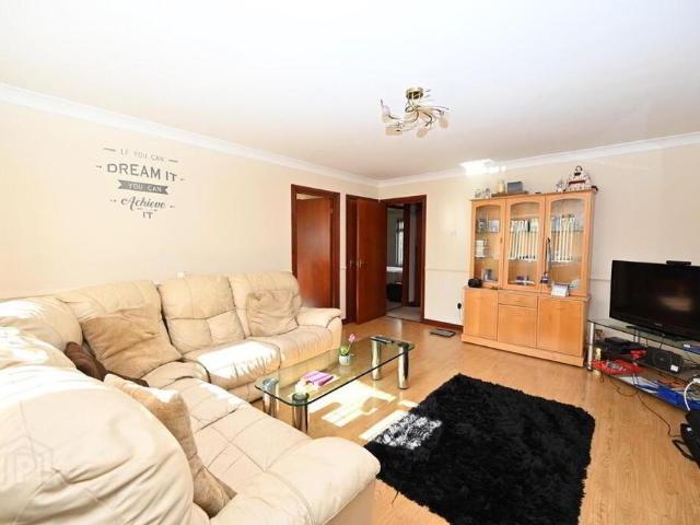 12 Waverley Court, Lisburn, BT28 1TF