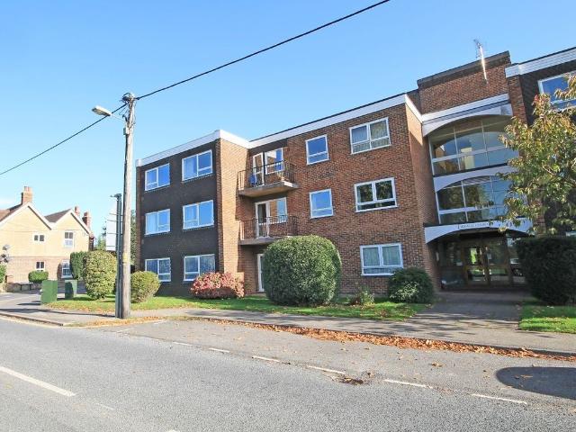 12 Weald Court, Billingshurst, Pulborough, West Sussex RH14, 2 bed flat to rent, £1,200 pcm | PrimeLocation