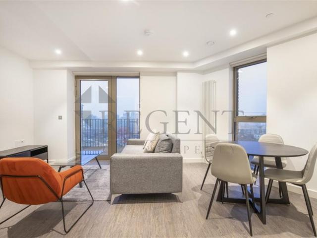 12 Western Gateway, London E16 2 bed apartment to rent £2,600 pcm £600 pw