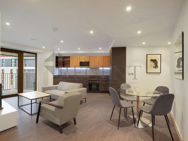 12 Western Gateway, London E16 2 bed apartment to rent £2,750 pcm £635 pw
