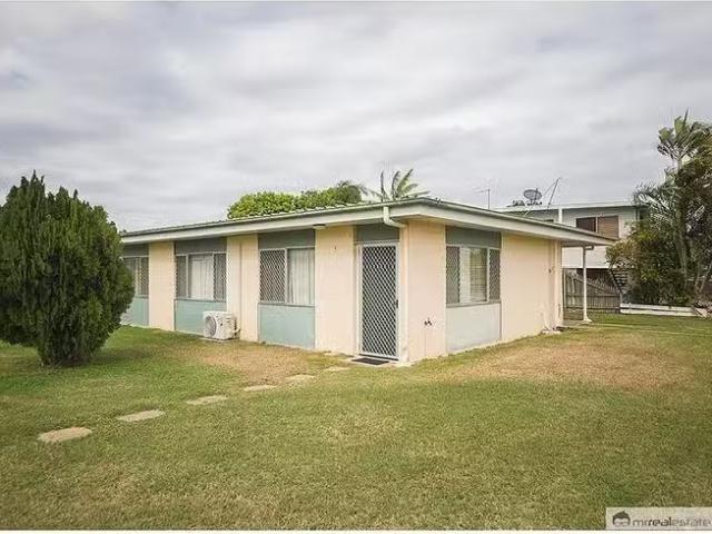 1/2 Whitman Street, Park Avenue, QLD 4701