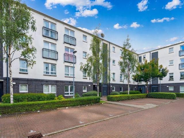 12 Whimbrel Wynd, Ferry Village. 2 bed flat to rent £945 pcm £218 pw
