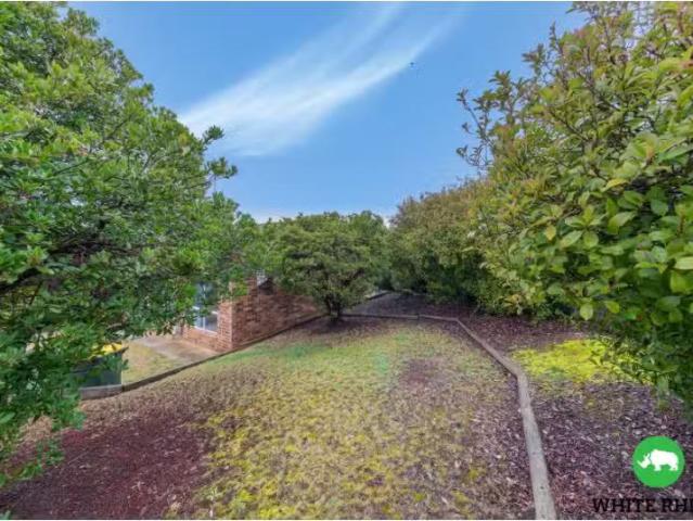 1/2 Wilgabar Way, Queanbeyan Townhouse for rent Listed by Ren.