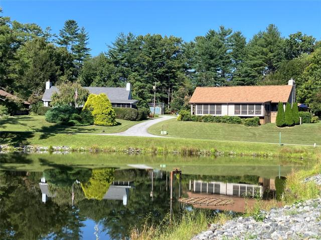 12 Willow Park Lane