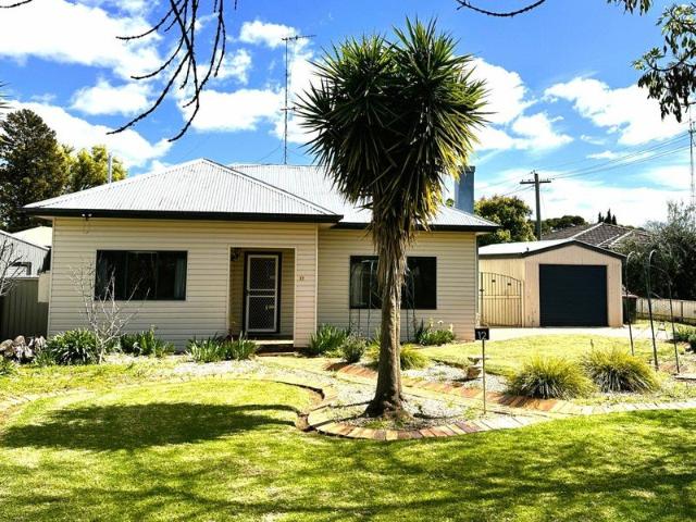12 WYANGAN AVE