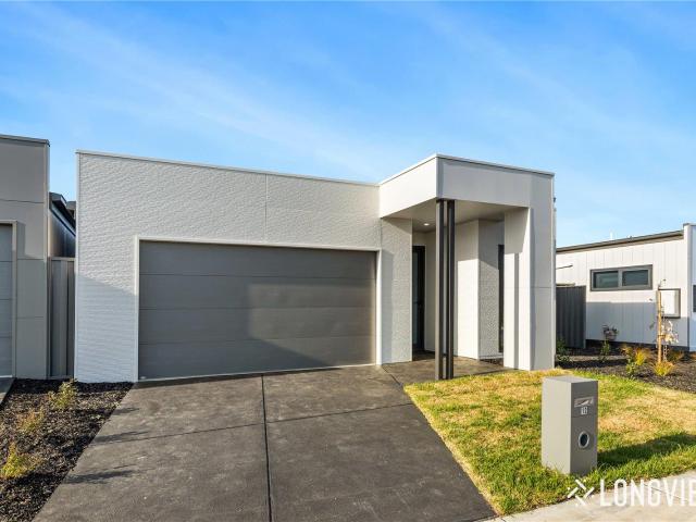 12 zermatt loop, pakenham, vic, 3810