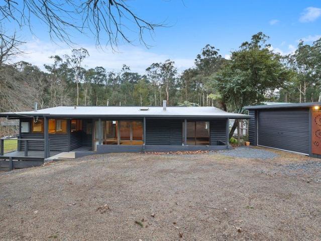 1/2 ACRE LIVING