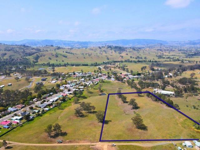 12 Acres of Country Living