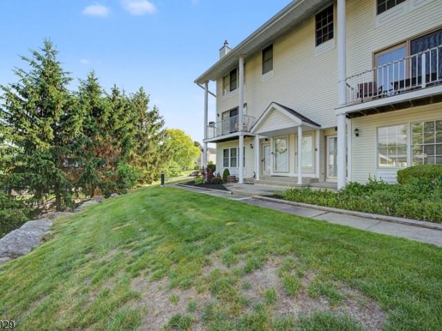 12 Amherst Ct