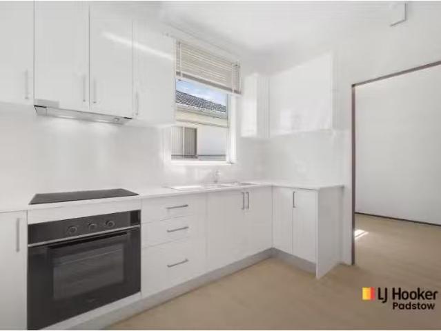 12 Astley Avenue, Padstow House for rent Listed by Ava Arena.
