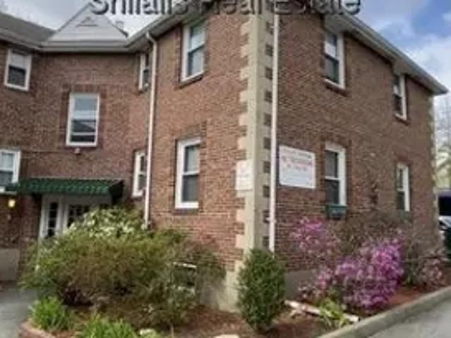 12 Bacon St, 1 bed, 1 full bath