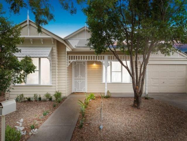 12 Baltimore Drive, Point Cook