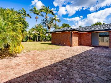 12 Barrier Reef Drive, Mermaid Waters QLD 4218