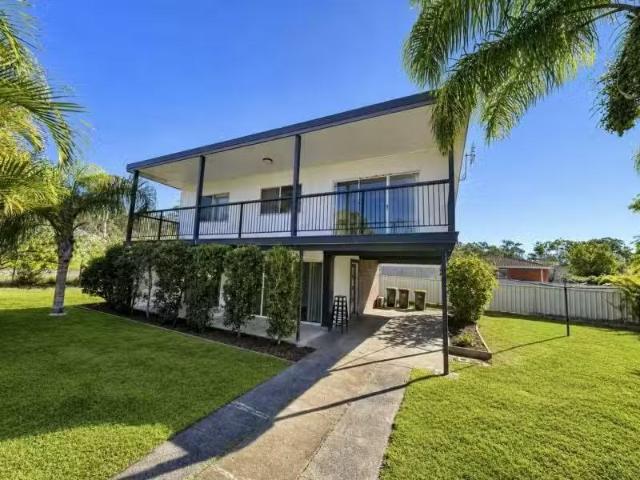 12 Barry St, Bonnells Bay House for rent Listed by Pm Team of.