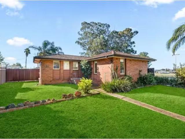 12 Basildon Place, Hebersham House for rent Listed by Michael.