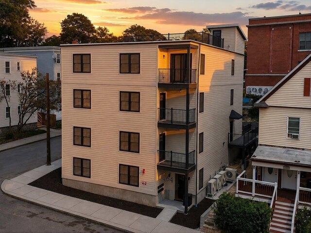 12 bedroom, Boston MA 02124 105561535