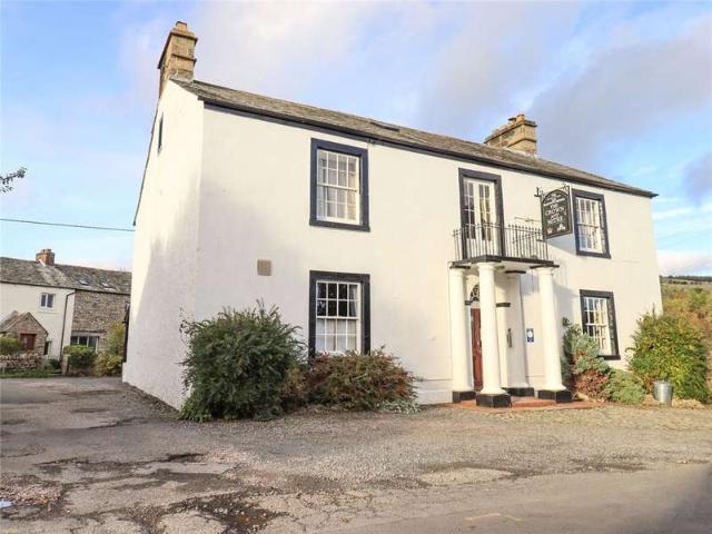 12 Bedroom Cottage House