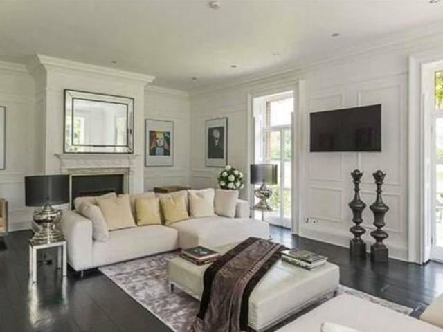 12 bedroom detached house for rent in Broad Common Road Hurst Reading RG10