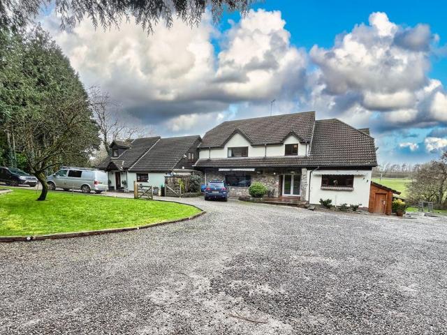 12 bedroom detached house for sale